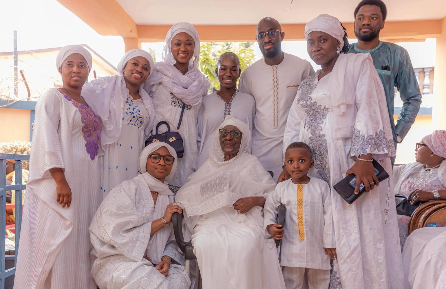 90 ans de grâce, de foi et de famille : Conakry célèbre Mme Coumbassa
