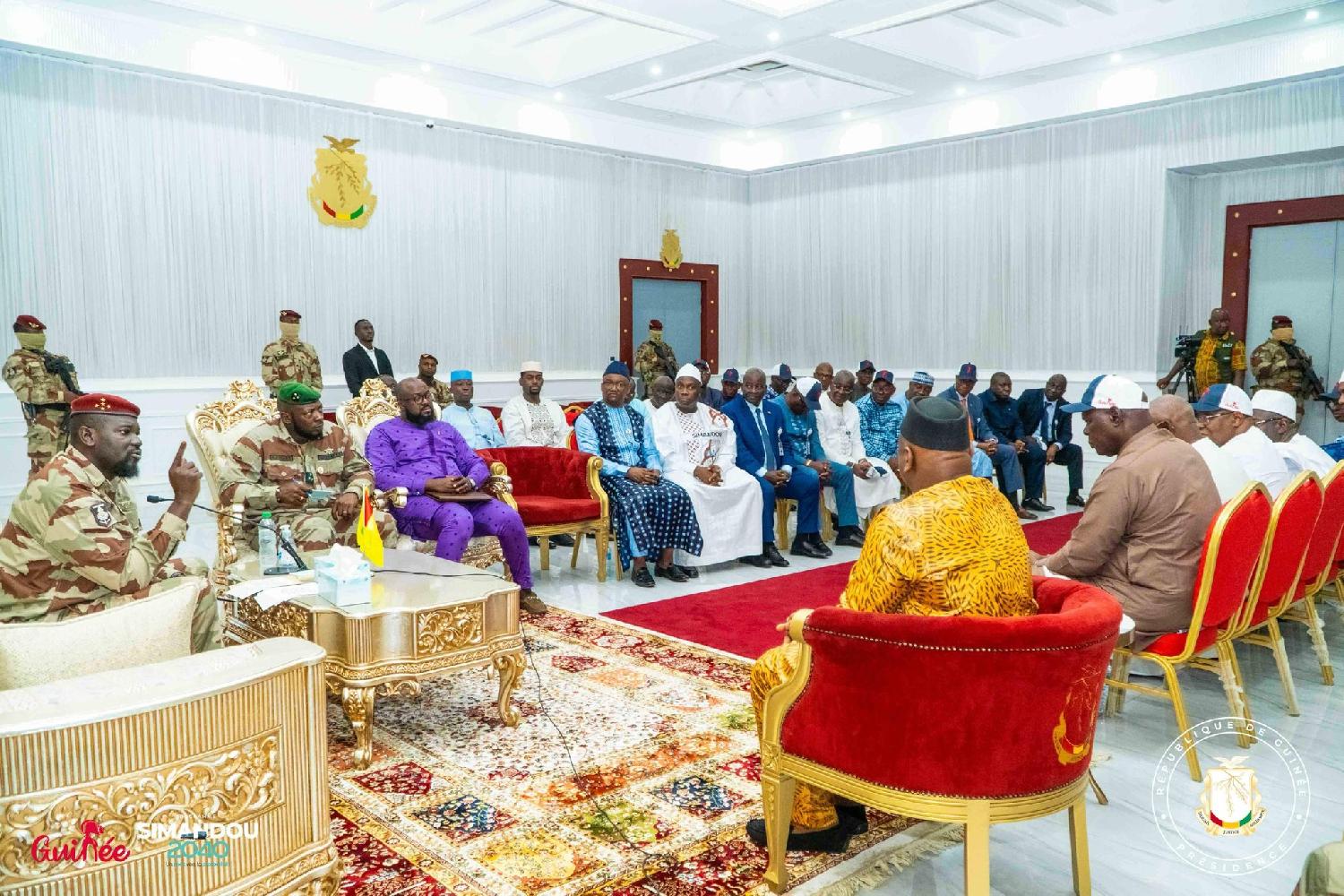 Guinée : le président Mamadi Doumbouya rappelle une douzaine d’ambassadeurs