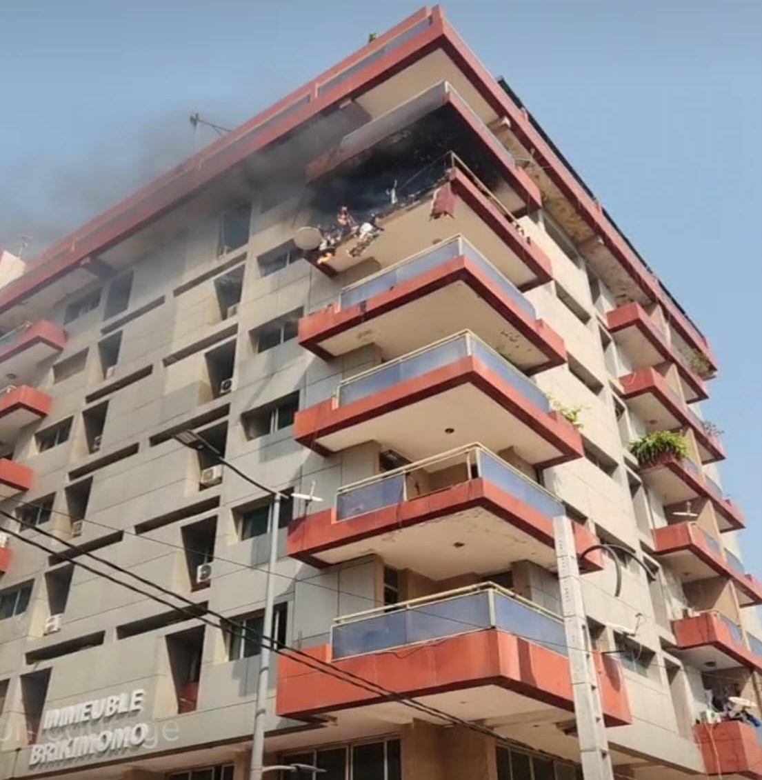Incendie à Kaloum: la promptitude des  sapeurs-pompiers évite le pire