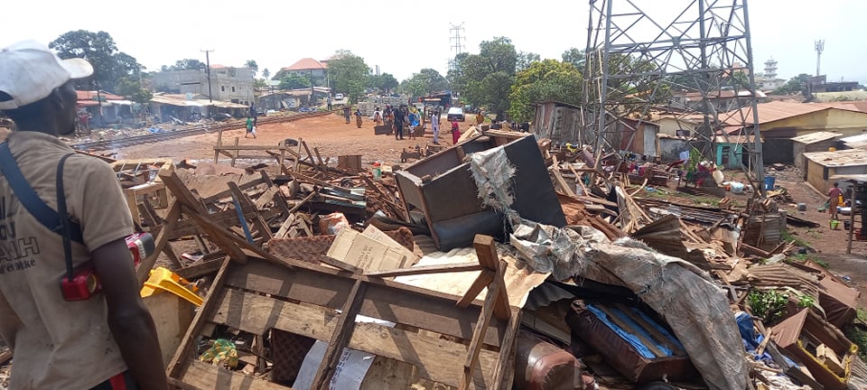Le déguerpissement des emprises publiques illégalement occupées : un enjeu majeur pour la Guinée.