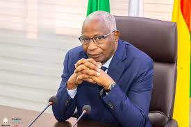 Transition gouvernementale en Guinée : quand l’administration prend de l’avance sur la politique